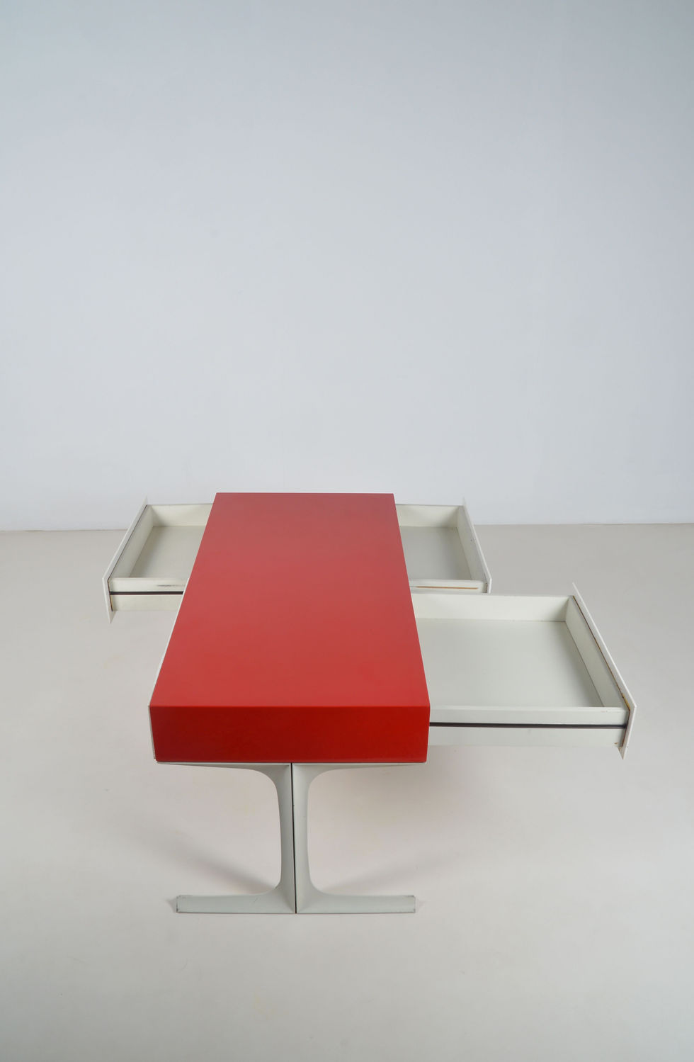 Thumbnail: Spage age ladekast DF 2000 ontworpen door Raymond Loewy, jaren '60