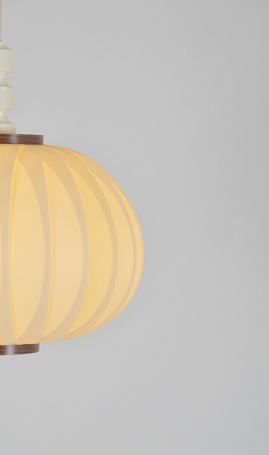 Thumbnail: Deense hanglamp ontworpen door Lars Schiøler voor Høyrup, jaren '60