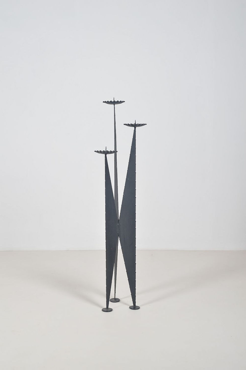 Thumbnail: Hoge stalen vloerkandelaar in brutalistische stijl, jaren '70