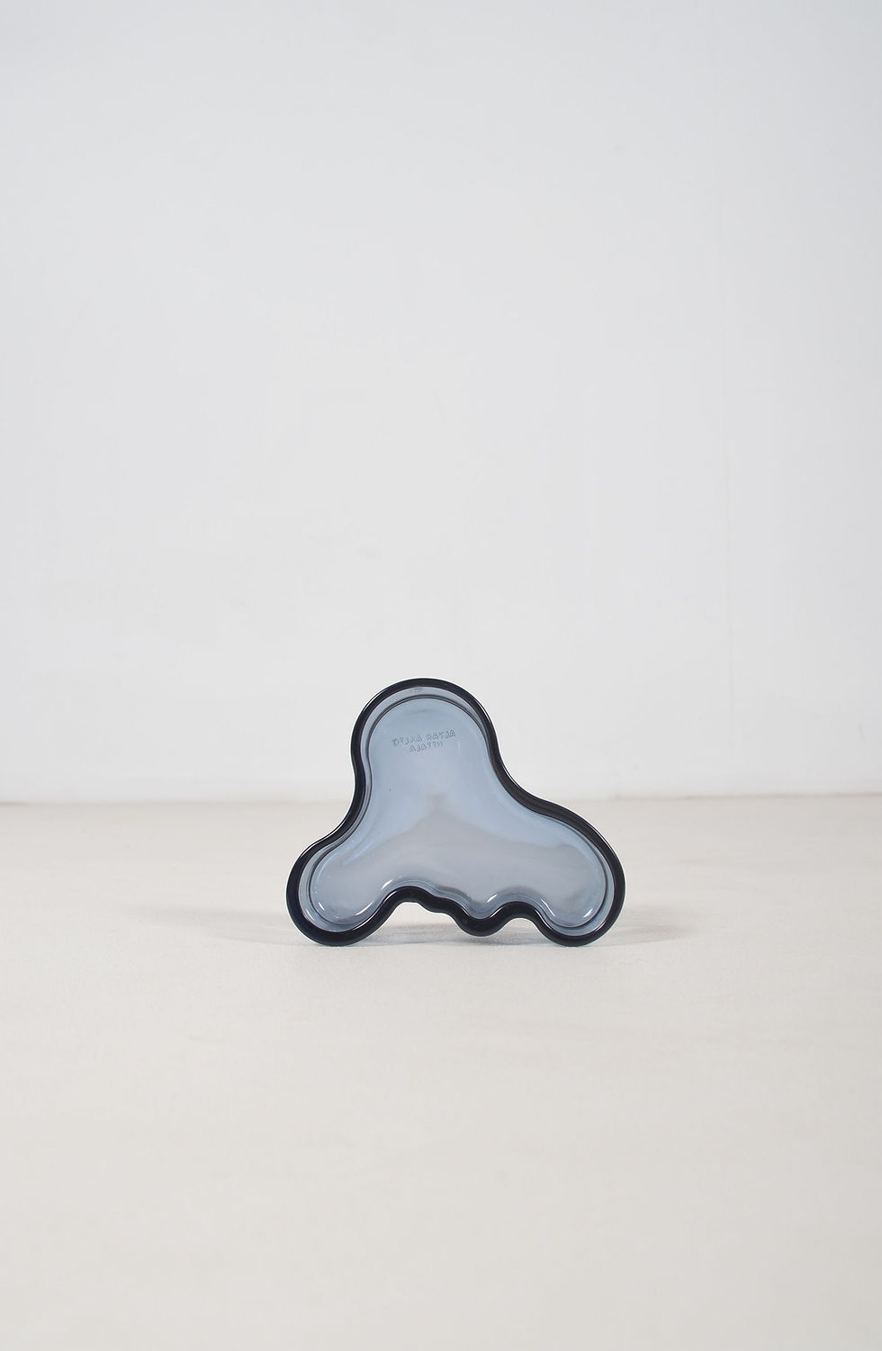 Finse glazen schaal ontworpen door Alvar Aalto voor Iittala