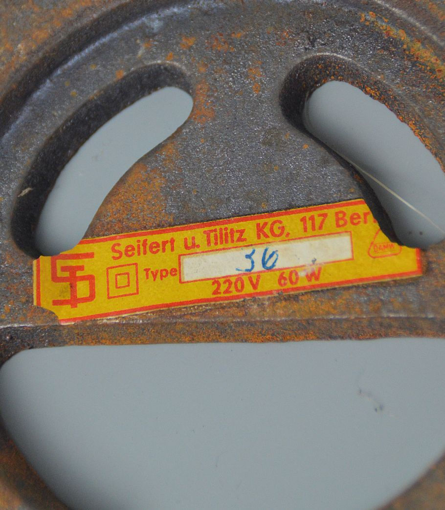 Thumbnail: DDR bureaulamp met pendelarm van Seifert & Tilitz KG, jaren '70