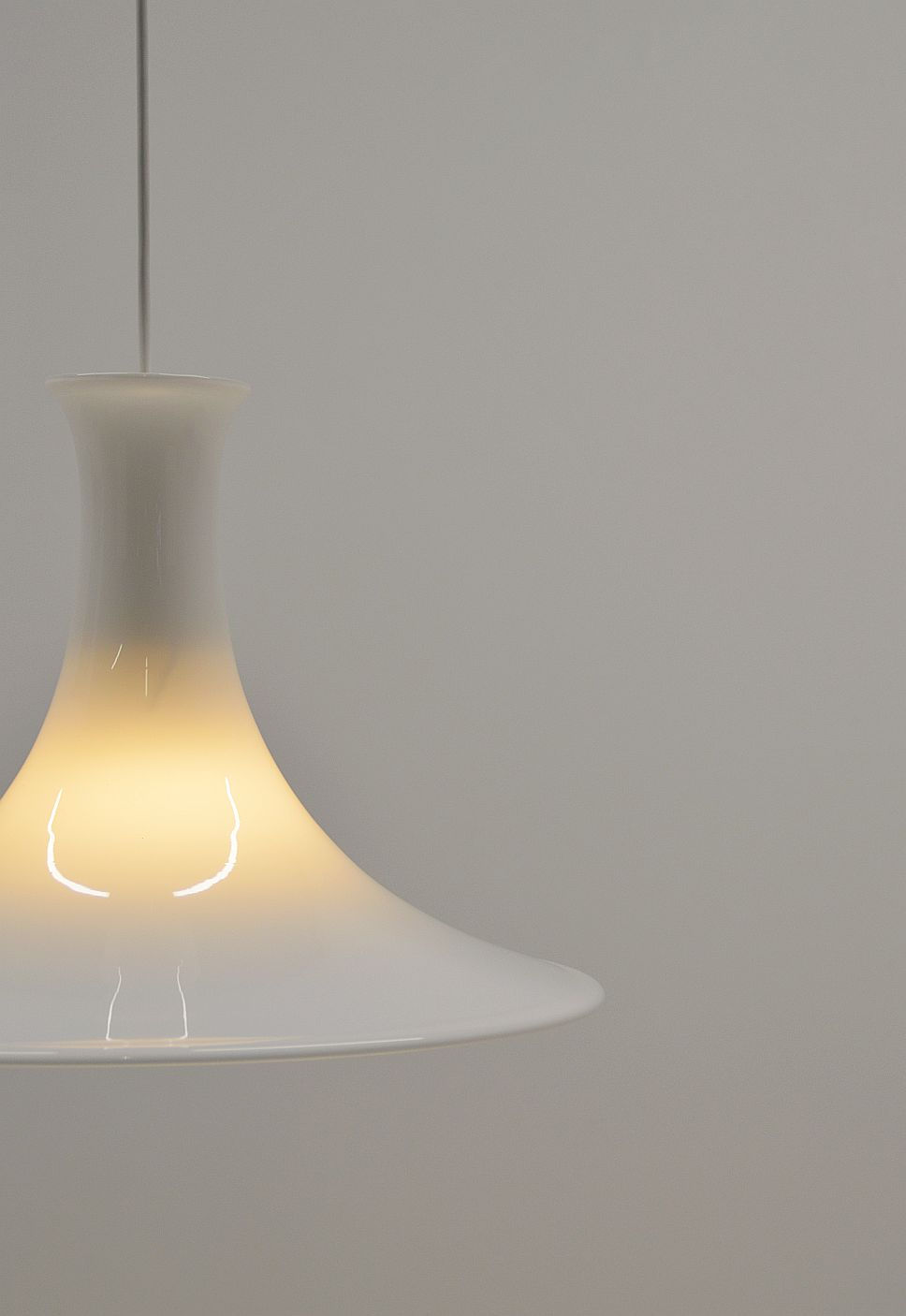 Thumbnail: Deense XL hanglamp 'Mandarin' door Michael Bang voor Holmegaard, 1983