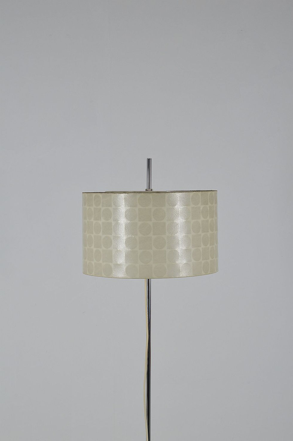 Thumbnail: Cocoon vloerlamp met geometrische vormen van Goldkant Leuchten, jaren '60