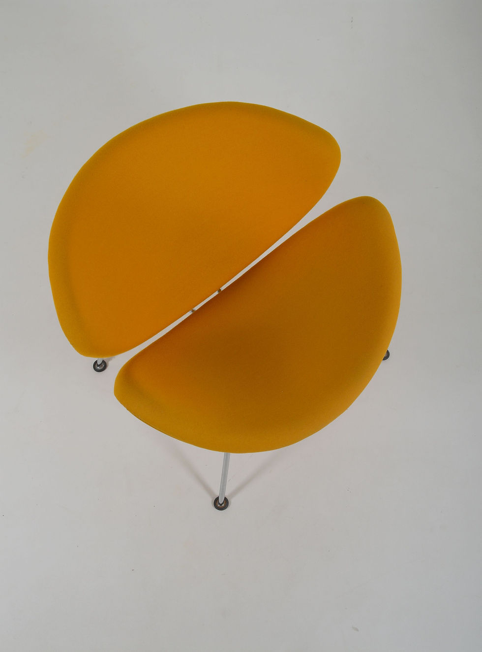 Thumbnail: Orange Slice ontworpen door Pierre Paulin voor Artifort