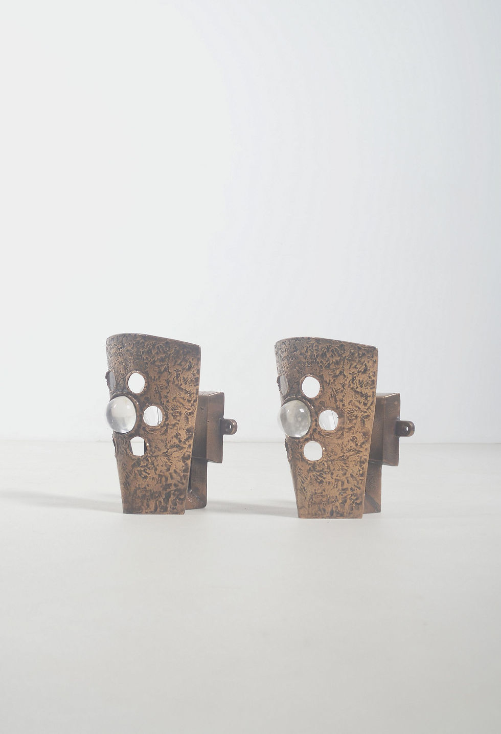Thumbnail: Set Brutalist muurlampen in brons, jaren '60