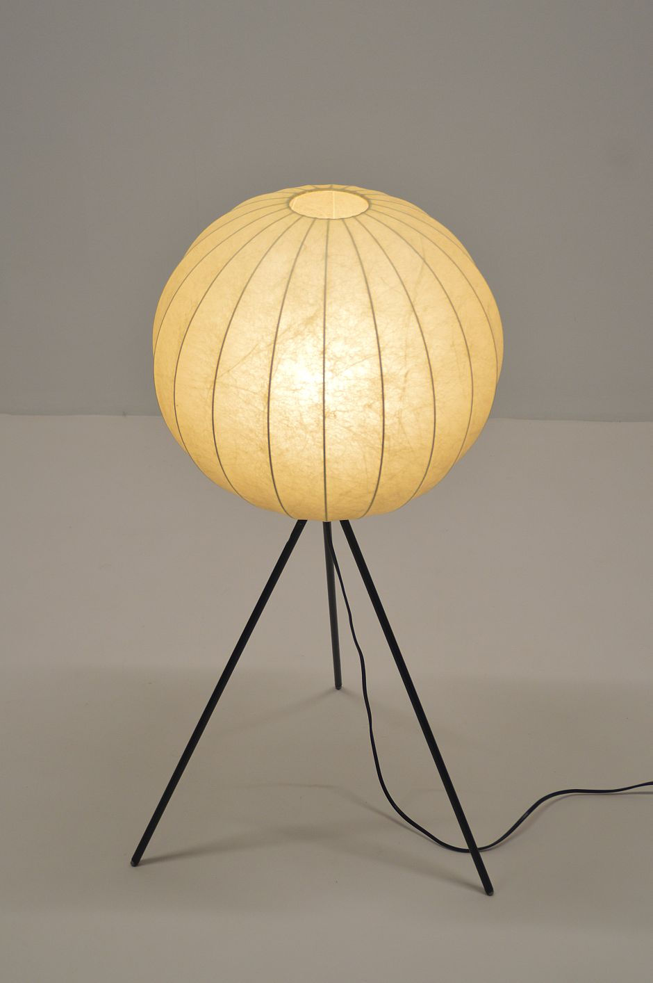 Mid-century Cocoon vloerlamp op tripod, jaren '70