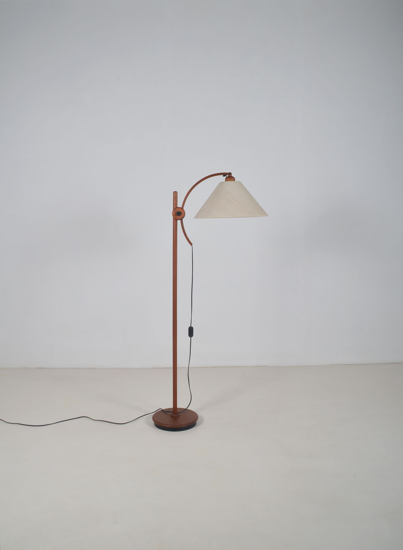 Vintage vloerlamp 'Arcea' in teak van Domus, jaren '70