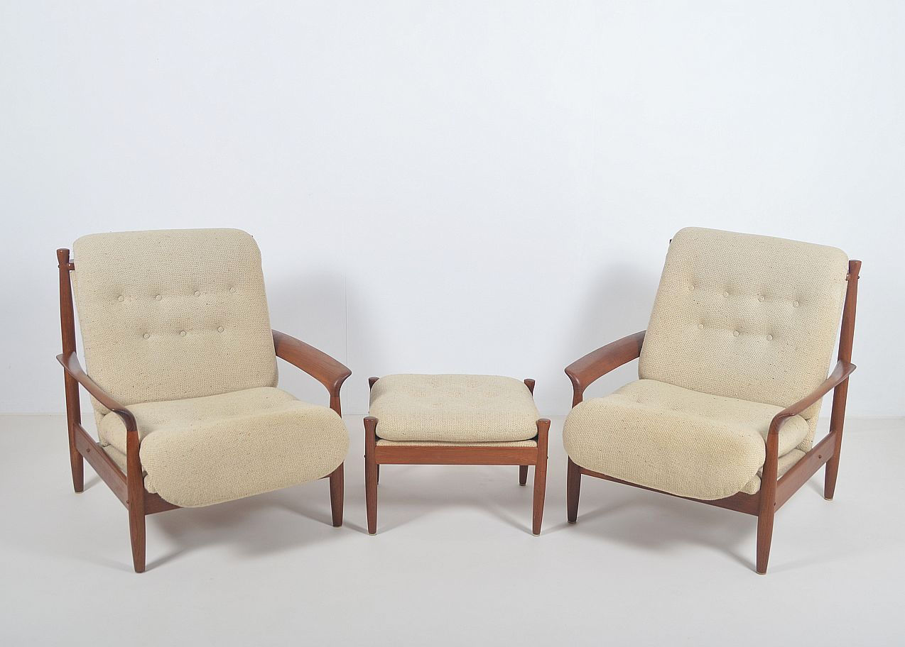 Set 2 Scandinavische teak zetels met ottoman, jaren '60