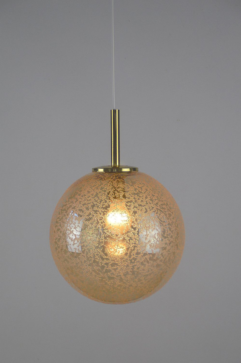 Thumbnail: Design hanglamp van Doria Leuchten, jaren '70