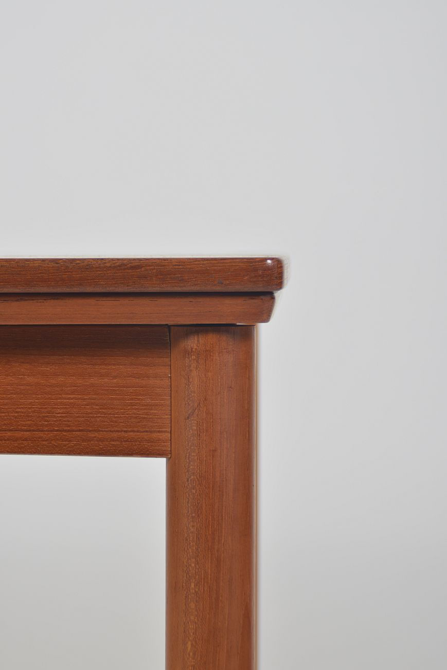 Thumbnail: Uitschuifbare eettafel in teak, jaren '60