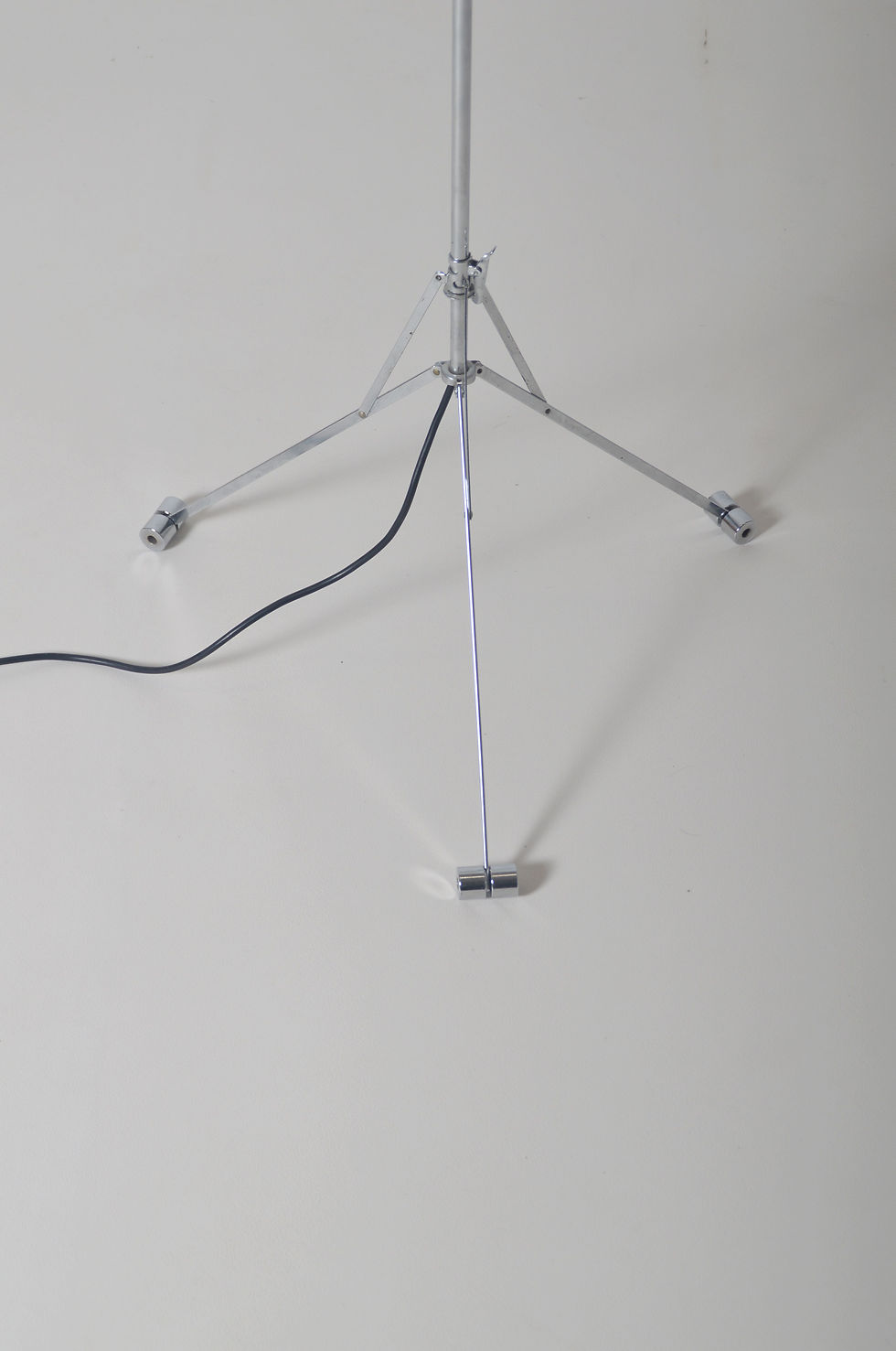 Thumbnail: Design vloerlamp 'Sintesi' ontworpen door Ernesto Gismondi voor Artemide, 1975