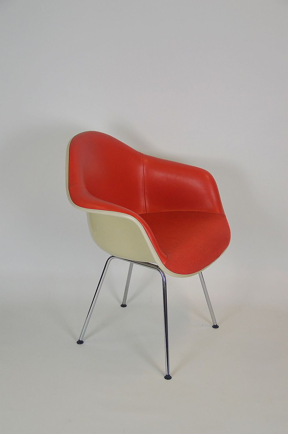 Thumbnail: Mid-century stoel ontworpen door Charles & Ray Eames, jaren '70