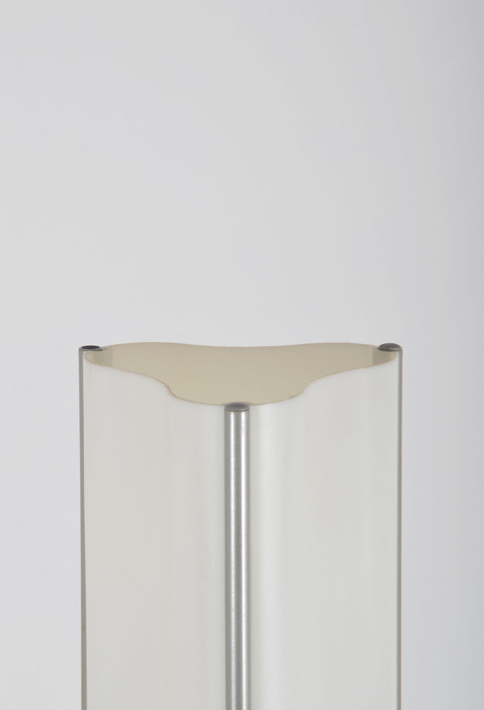 Thumbnail: Vloerlamp Totem ontworpen door Valerio Bottini voor Foscarini, jaren '90