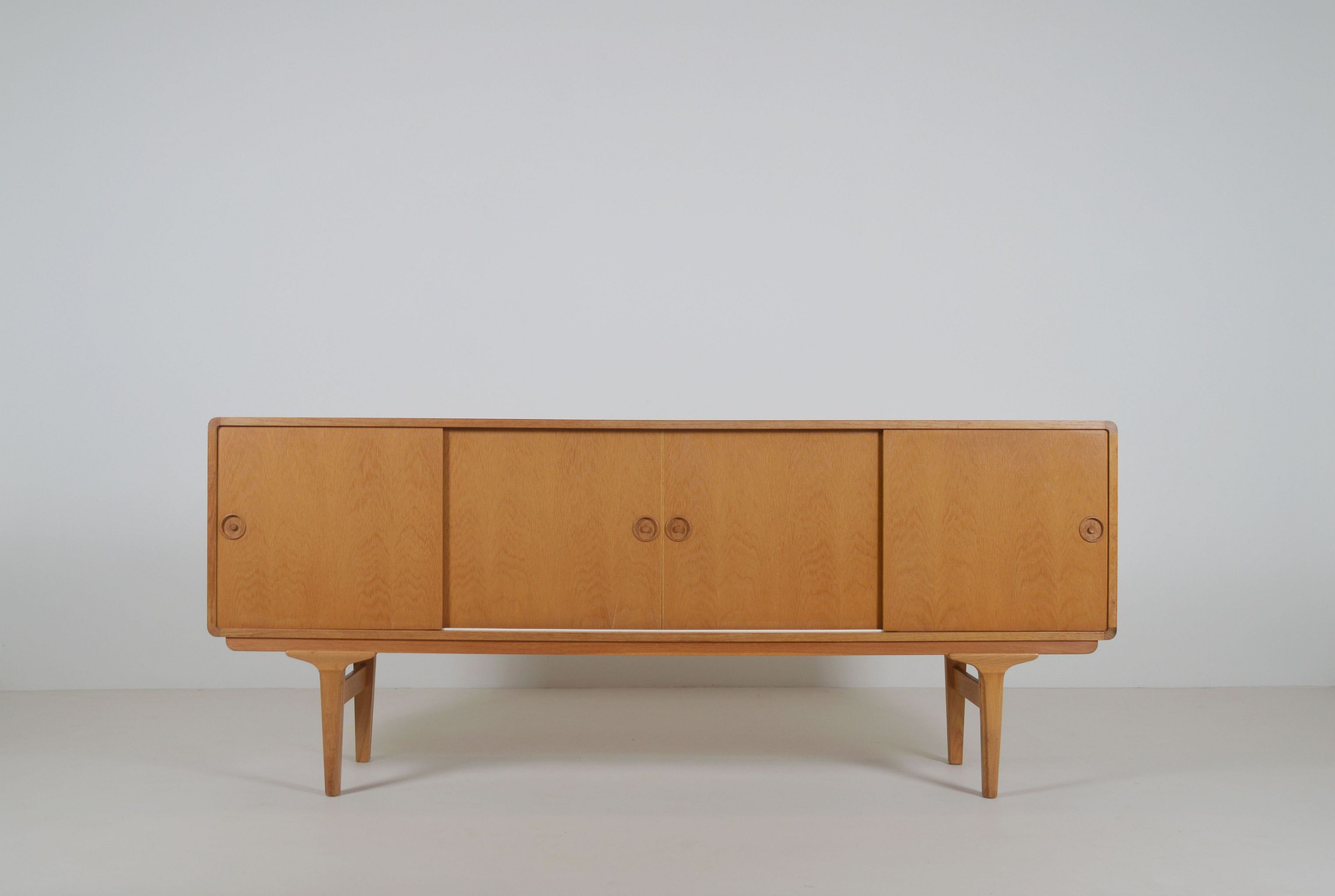 Deense minimalistische sideboard in eik, jaren '60