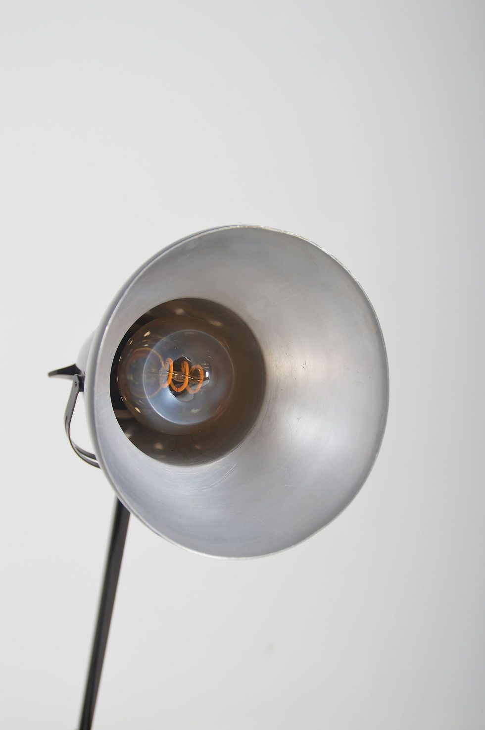 Thumbnail: Anglepoise 1227 tafellamp ontworpen door George Carwardine