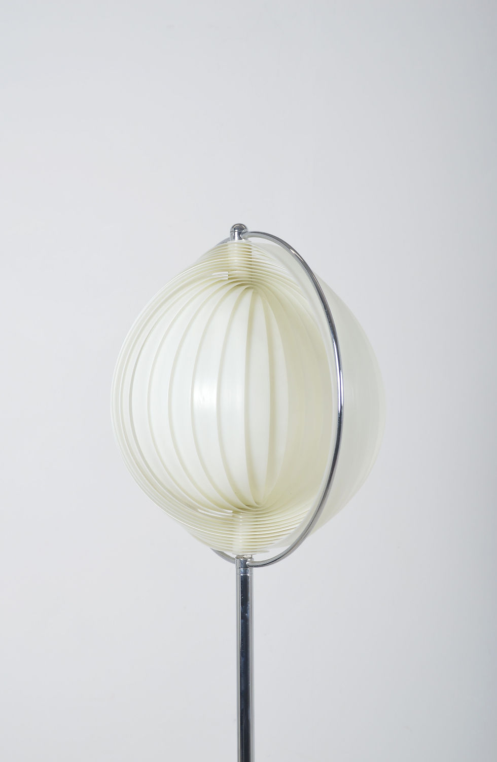 Thumbnail: Vloerlamp 'Moon' ontworpen door Christian Koban voor DOM, jaren '80