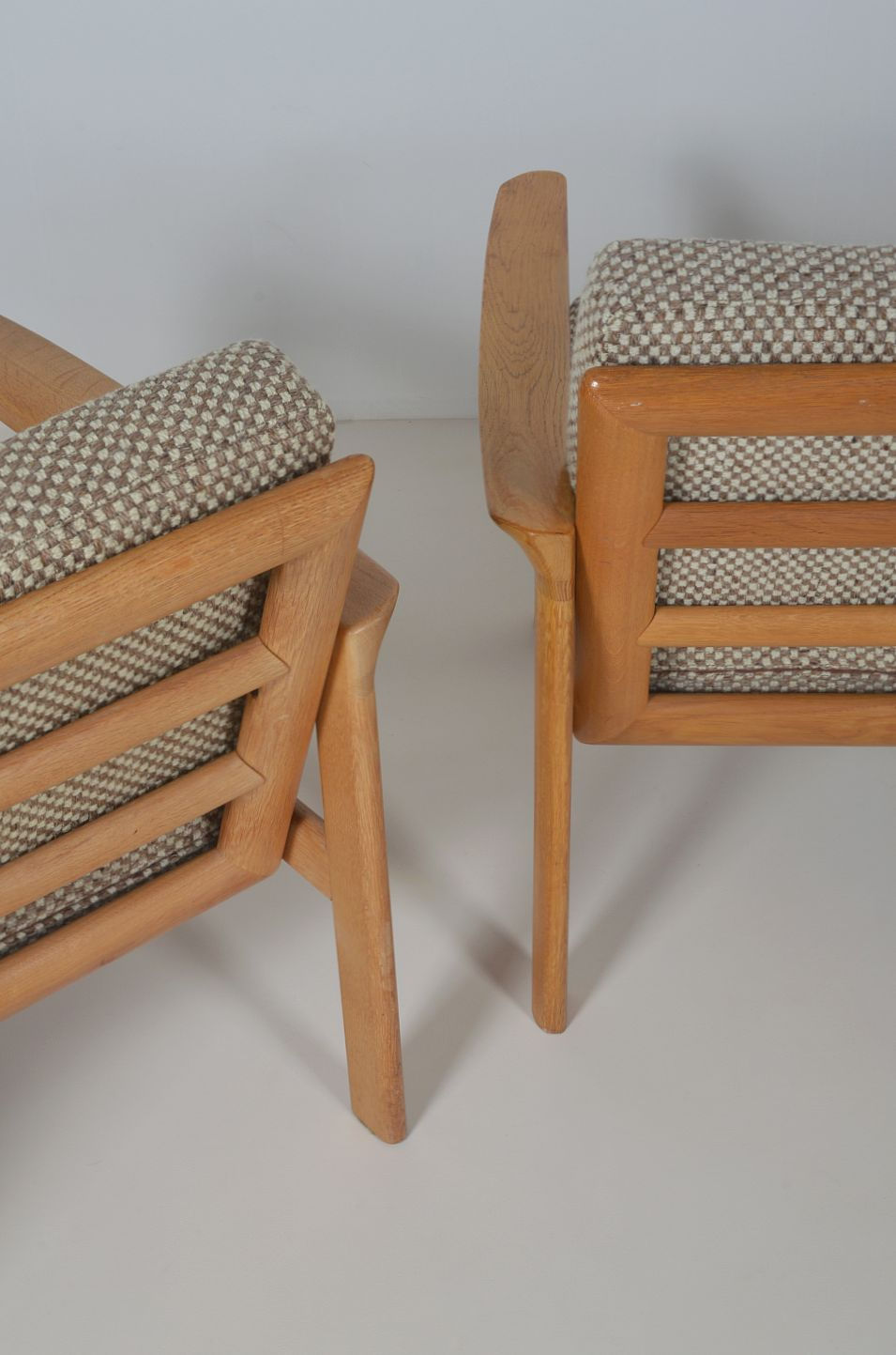 Thumbnail: Deense zetels ontworpen door Sven Ellekaer voor Komfort, jaren '60