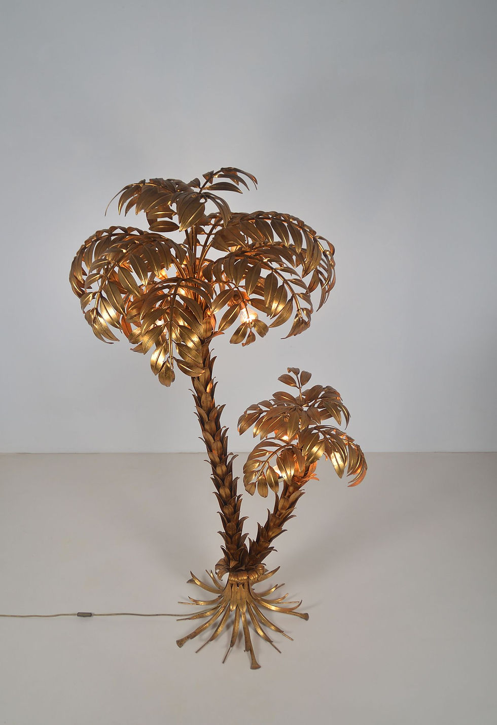 Thumbnail: Palmboom in verguld metaal met 6 lichtpunten ontworpen door Hans Kögl, jaren '70