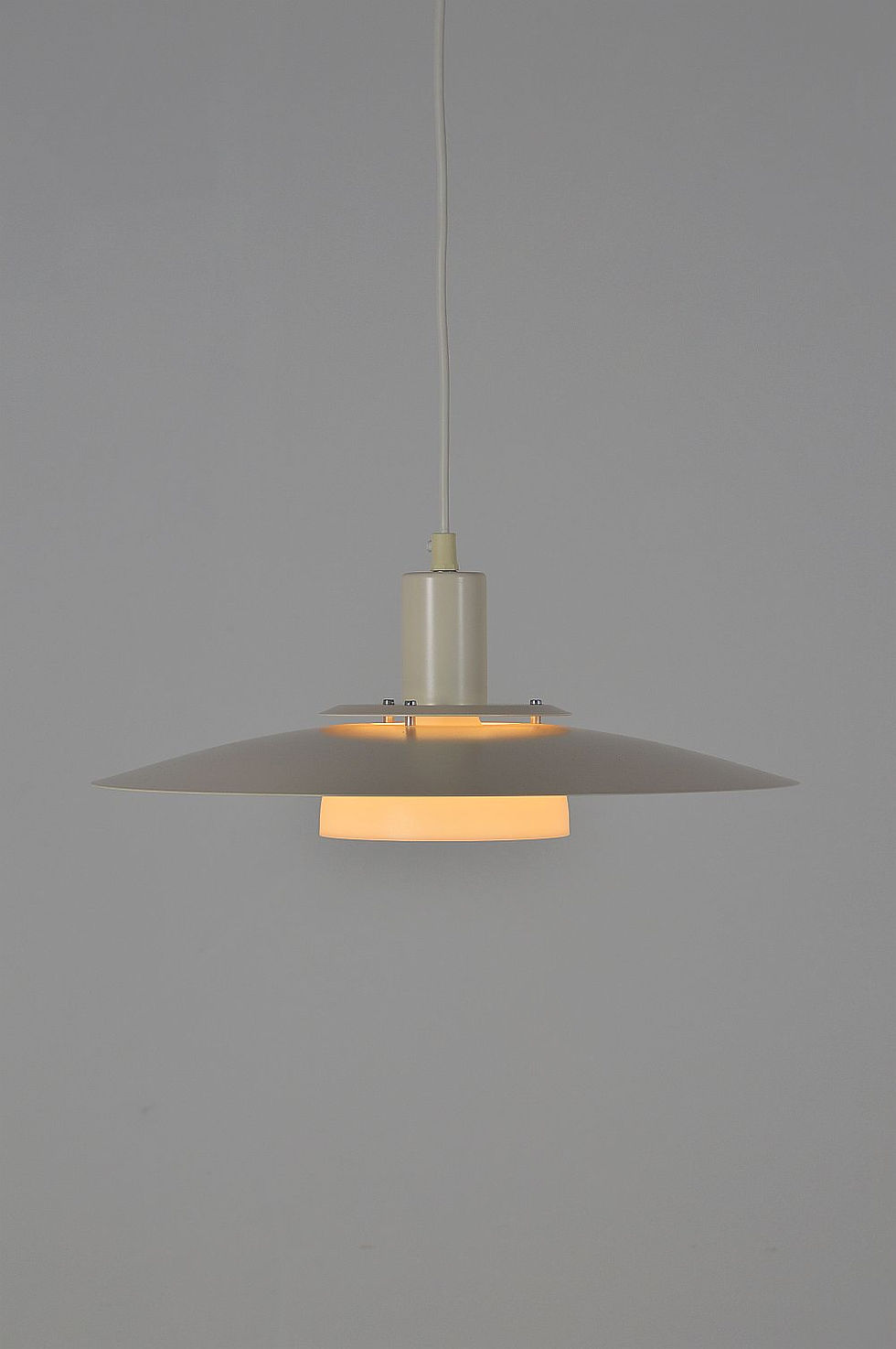 Thumbnail: Deense hanglamp 'Tess' vervaardigd door Design Light AS, jaren '80