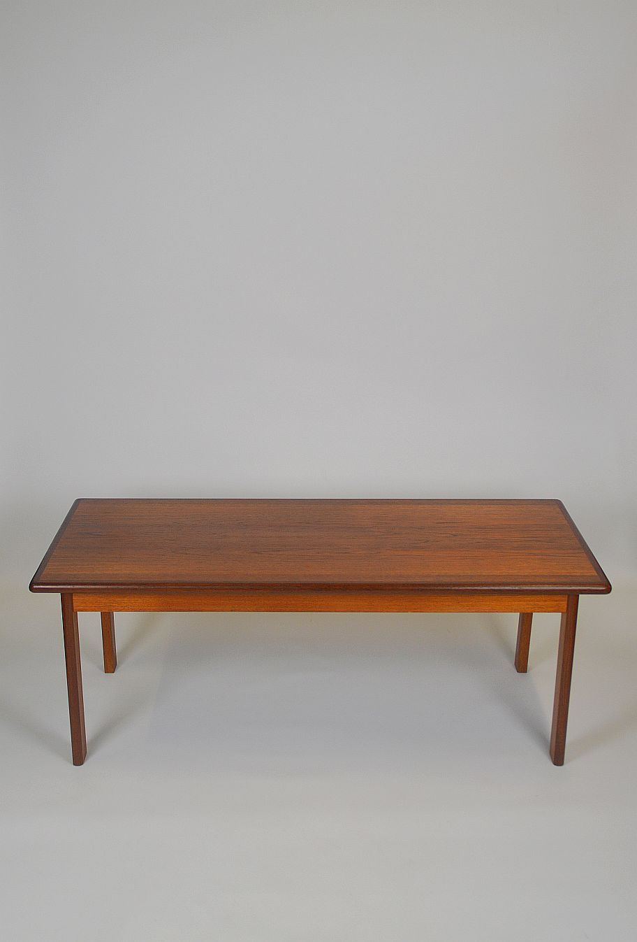 Rechthoekige vintage salontafel in massief teak hout, jaren '60