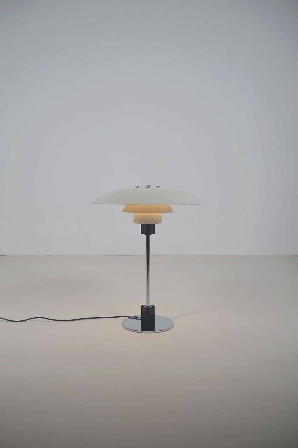 Thumbnail: Deense PH 4/3 tafellamp ontworpen door Poul Henningsen voor Louis Poulsen, 1966