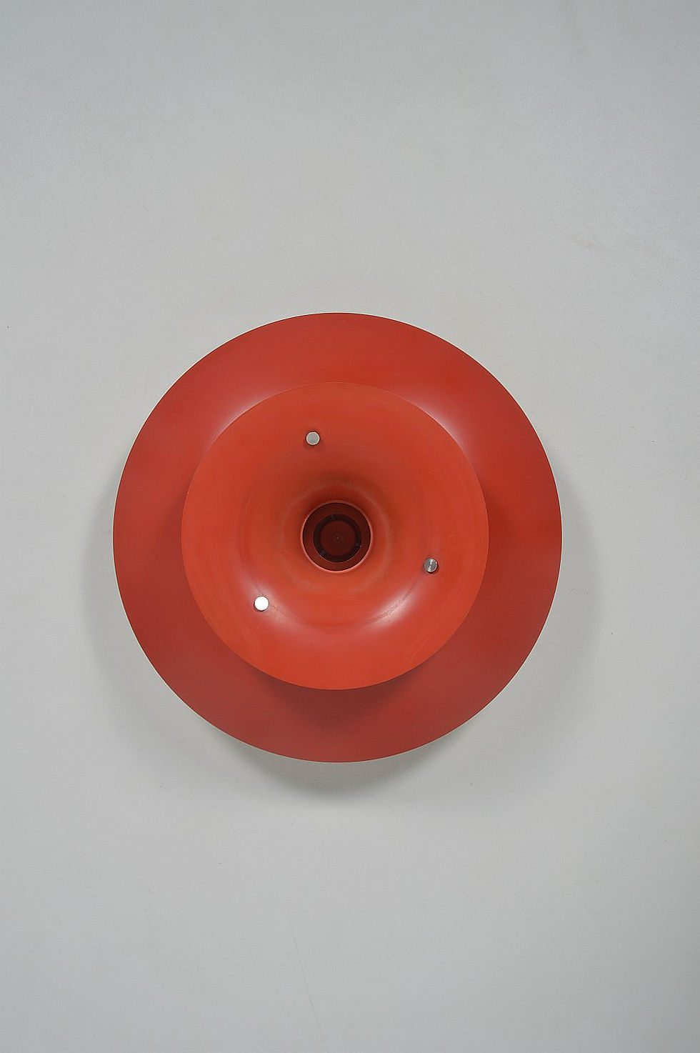 Thumbnail: Deense hanglamp 'PH5' (rood) ontworpen door Poul Henningsen voor Loui