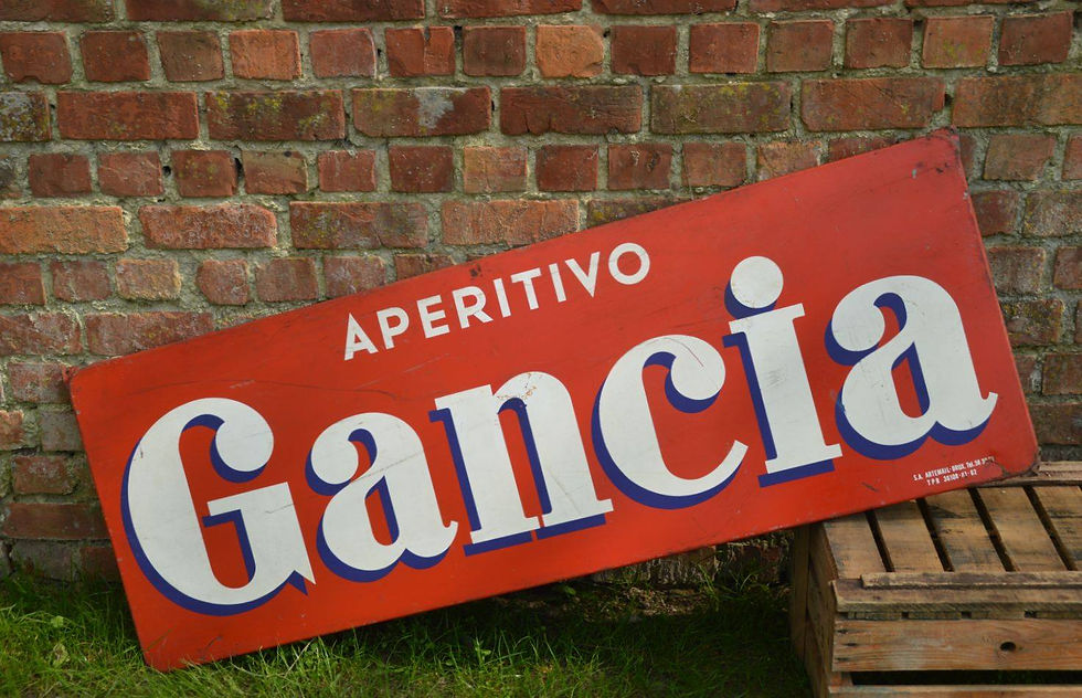 Thumbnail: Metalen reclamebord van Aperitivo Gancia (Artemail Brussel, 1962)