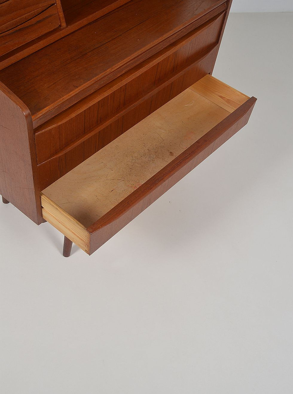 Thumbnail: Deense mid-century secretaire in teakhout, jaren '60