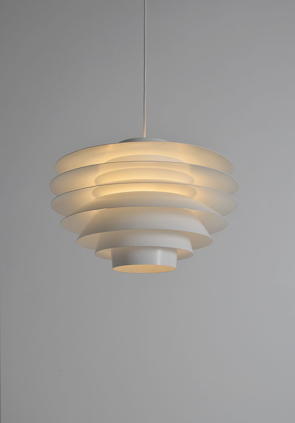 Thumbnail: Deense XL-hanglamp 'Verona' ontworpen door Sven Middelboe voor Nordisk Solar