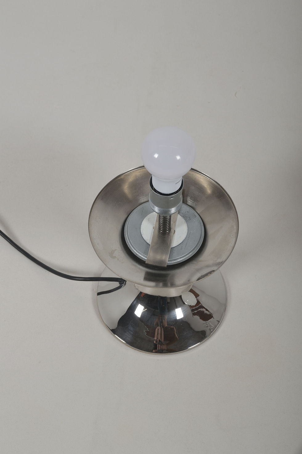 Thumbnail: Space Age tafellamp in chroom en glas van Solken, jaren '70