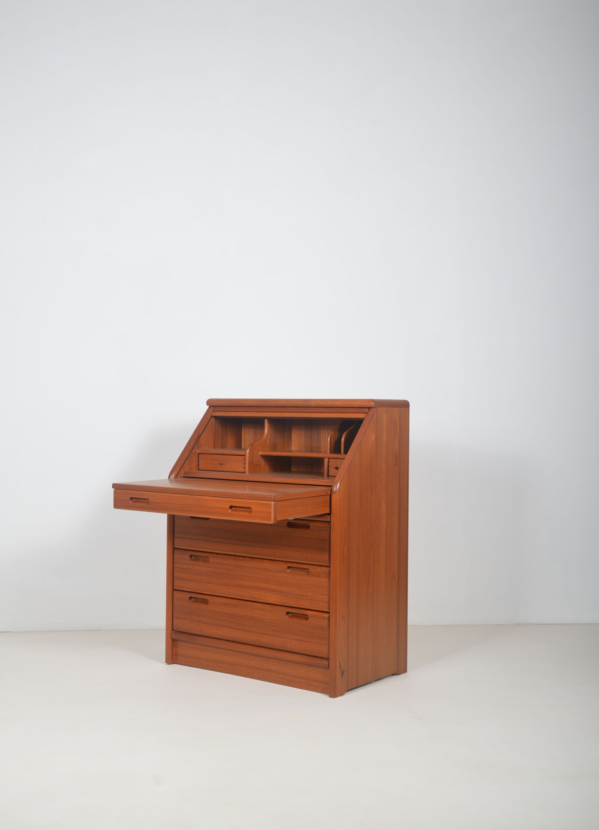 Deense secretaire in teak van Dyrlund, jaren '60
