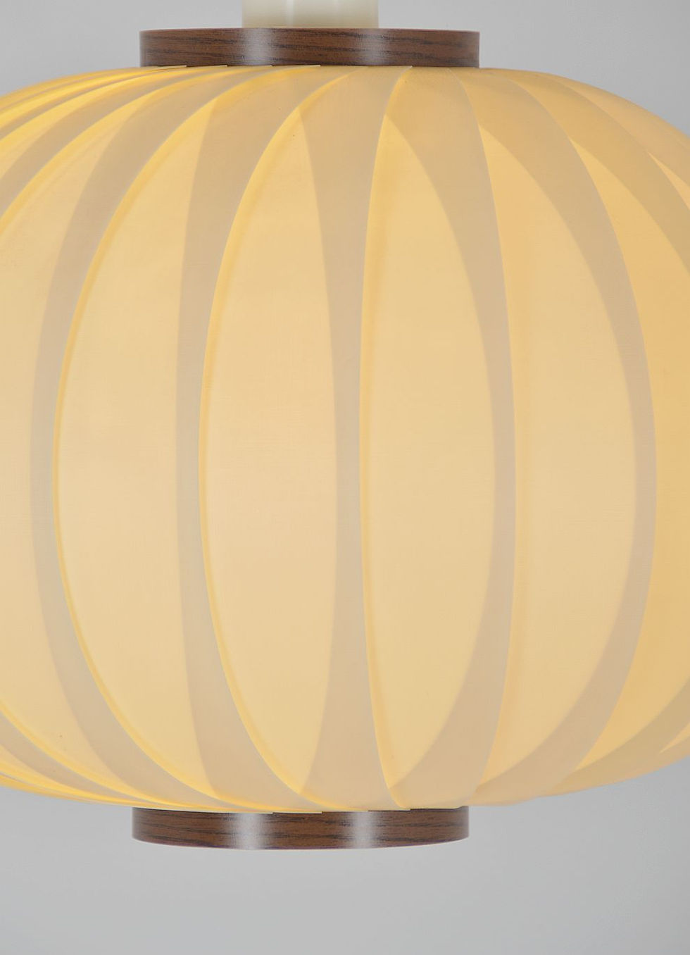 Thumbnail: Deense hanglamp ontworpen door Lars Schiøler voor Høyrup, jaren '60
