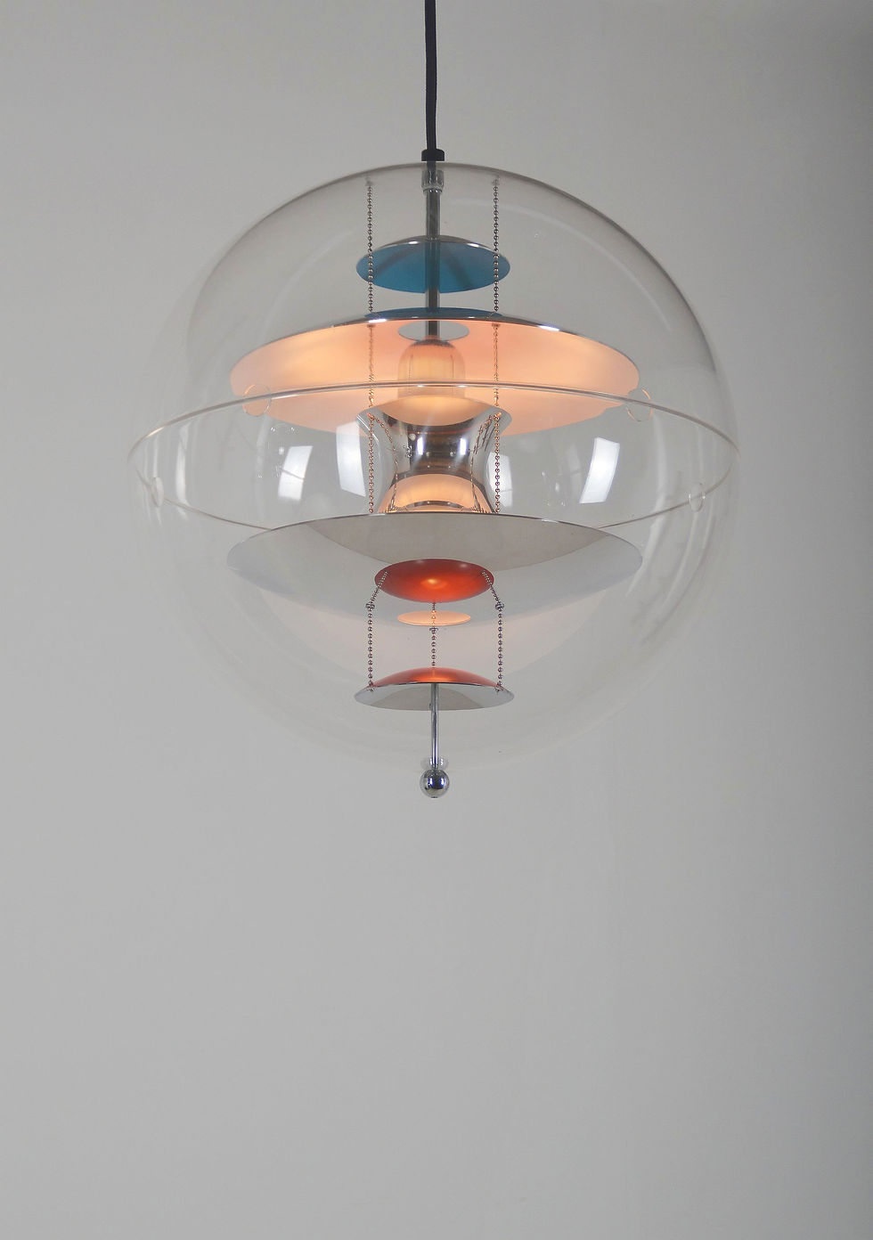 VP Globe 40 hanglamp ontworpen door Verner Panton voor Verpan
