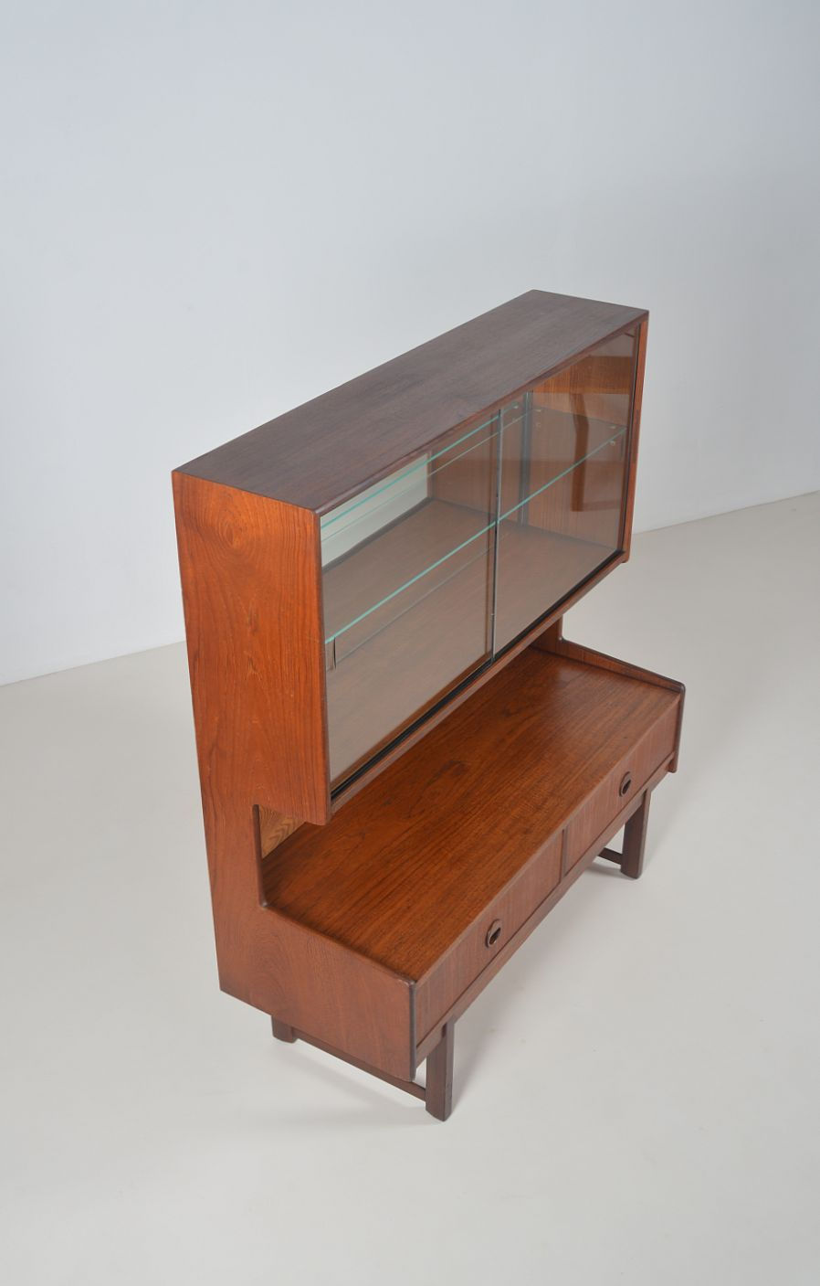 Thumbnail: Vintage wandkast van Turnidge of London, jaren '60