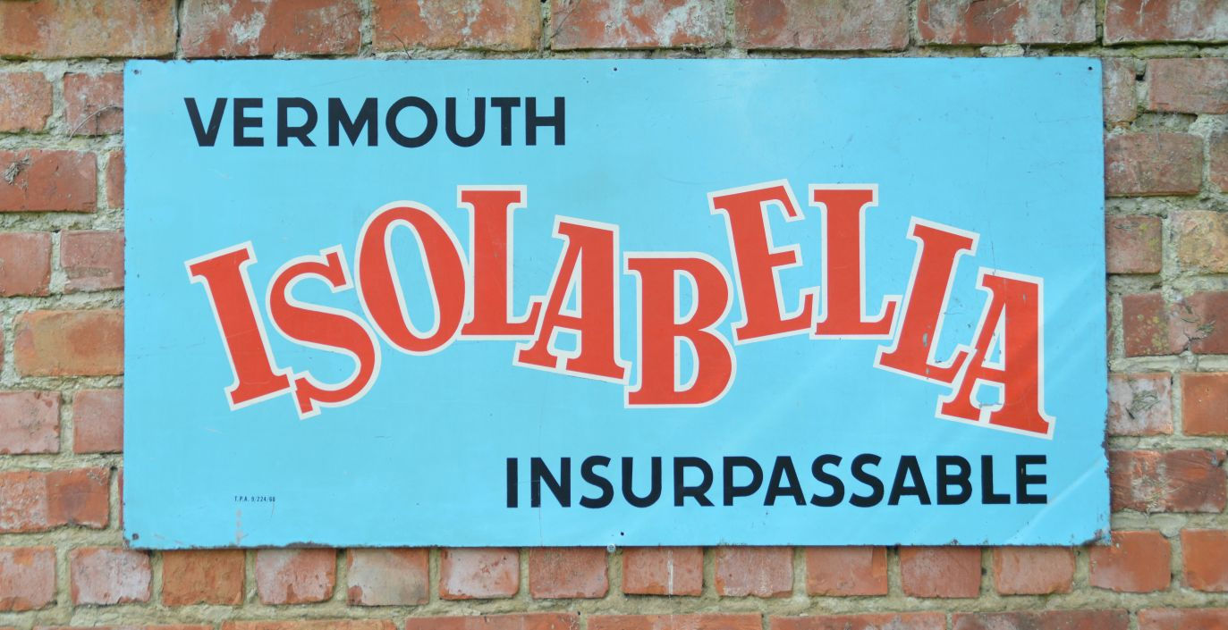 Metalen reclamebord van het Italiaanse merk van Vermouth 'Isolabella'