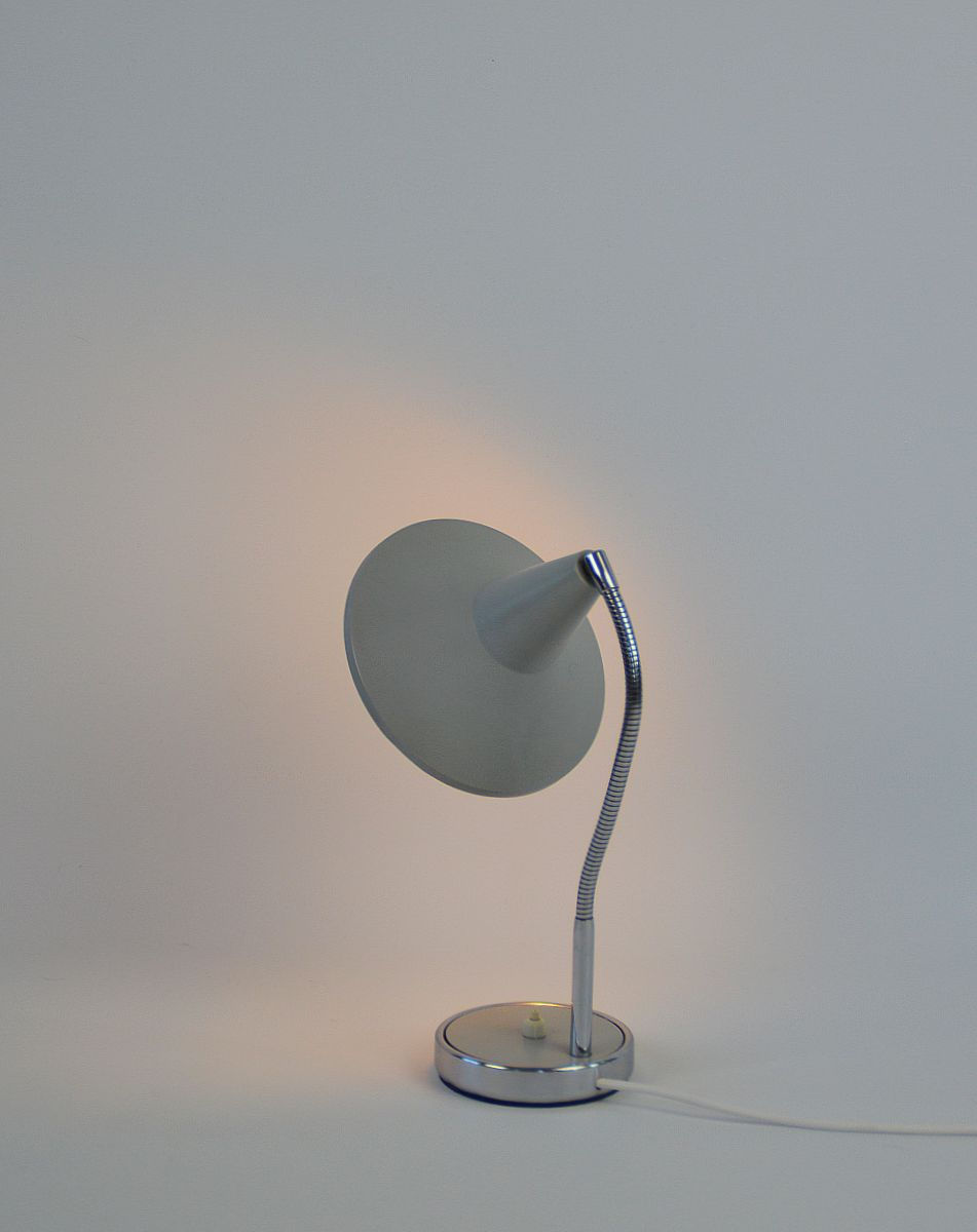Thumbnail: Italiaanse'heksenhoed' bureaulamp in mooie staat, jaren '60