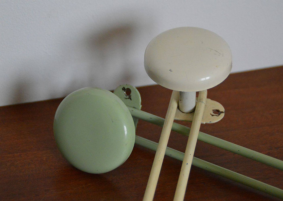 Thumbnail: 3 Vintage metalen wandkapstokken uit de jaren '50 met mooi patine