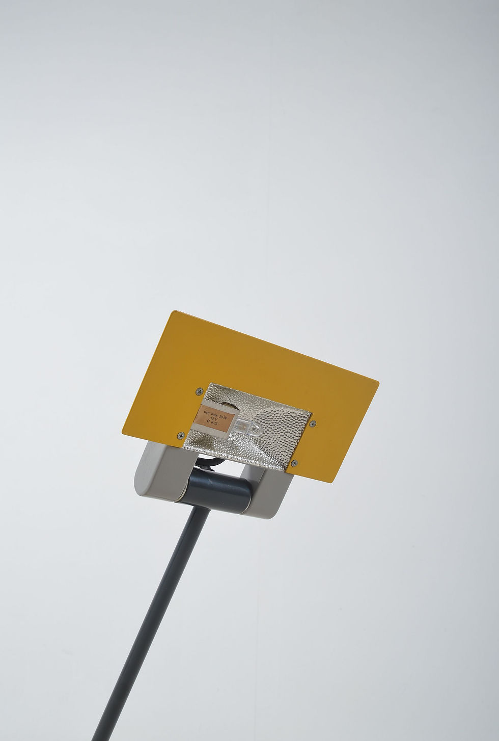 Thumbnail: Aero lamp ontworpen door Ettore Sottsass voor Bieffeplast, jaren '80