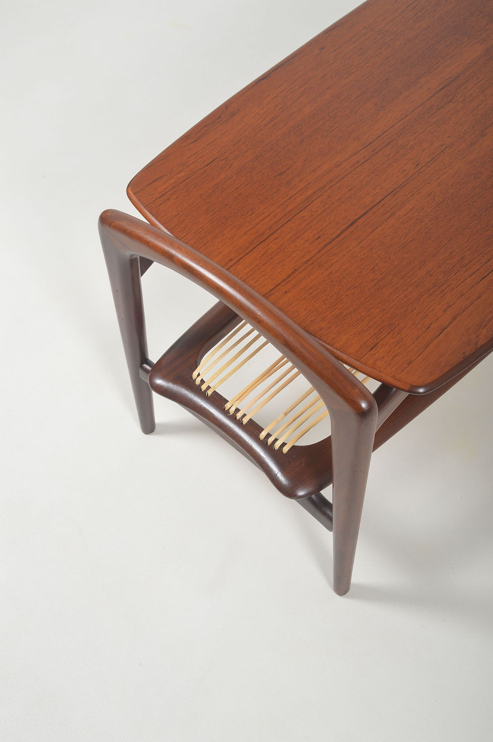 Salontafel ontworpen door Louis Van Teeffelen voor WéBé, jaren '60