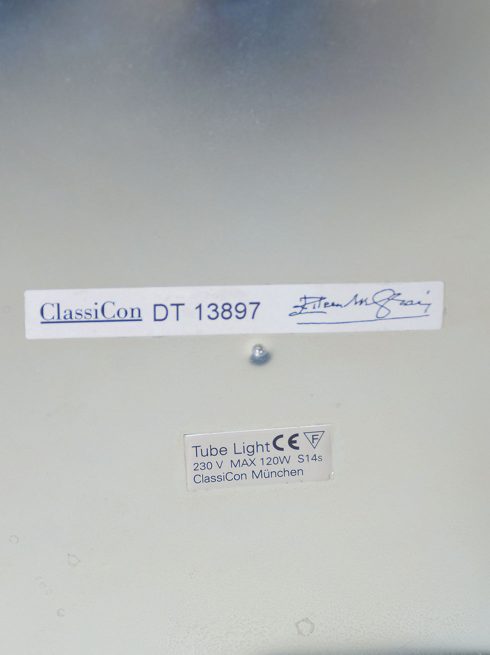 Thumbnail: Tube Light ontworpen door Eileen Gray