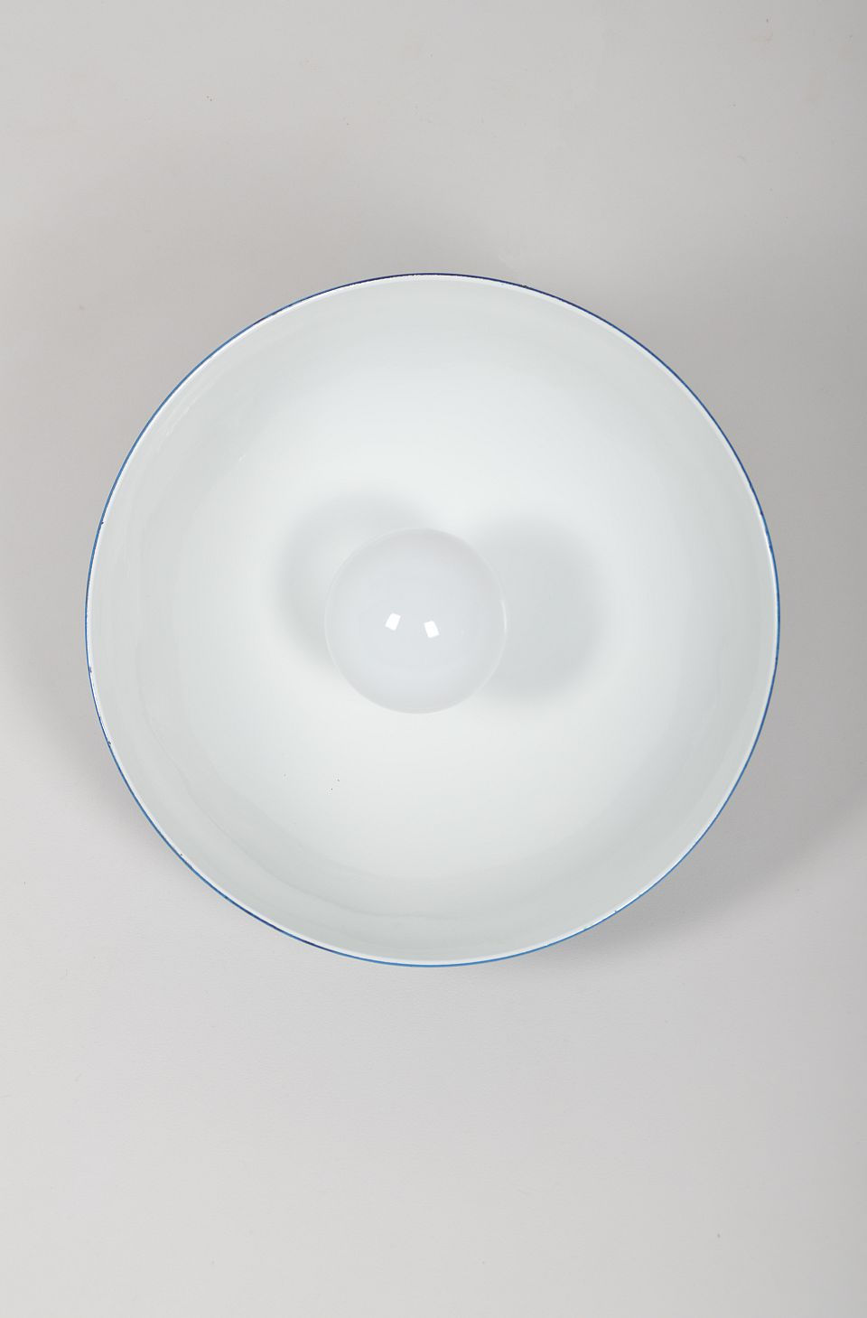 Thumbnail: Mid century hanglamp in emaille, jaren '70