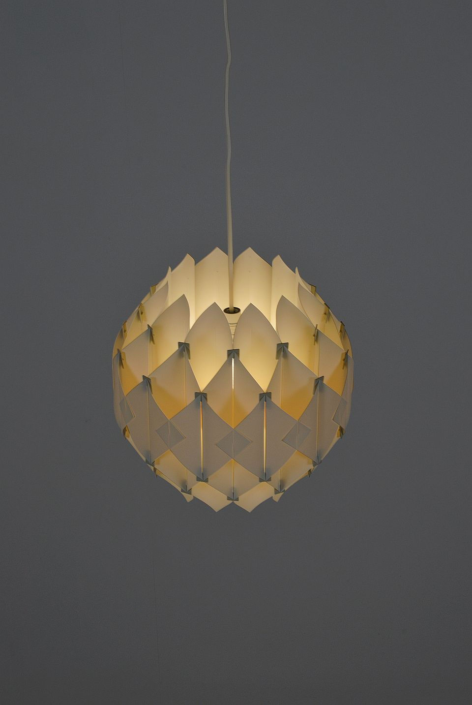 Thumbnail: Hanglamp 'Butterfly' ontworpen door Lars Eiler Schiøler voor Høyrup, jaren '60