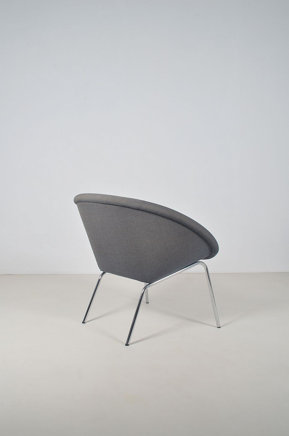 Thumbnail: Lounge zetel 369 van Walter Knoll ontworpen in 1956