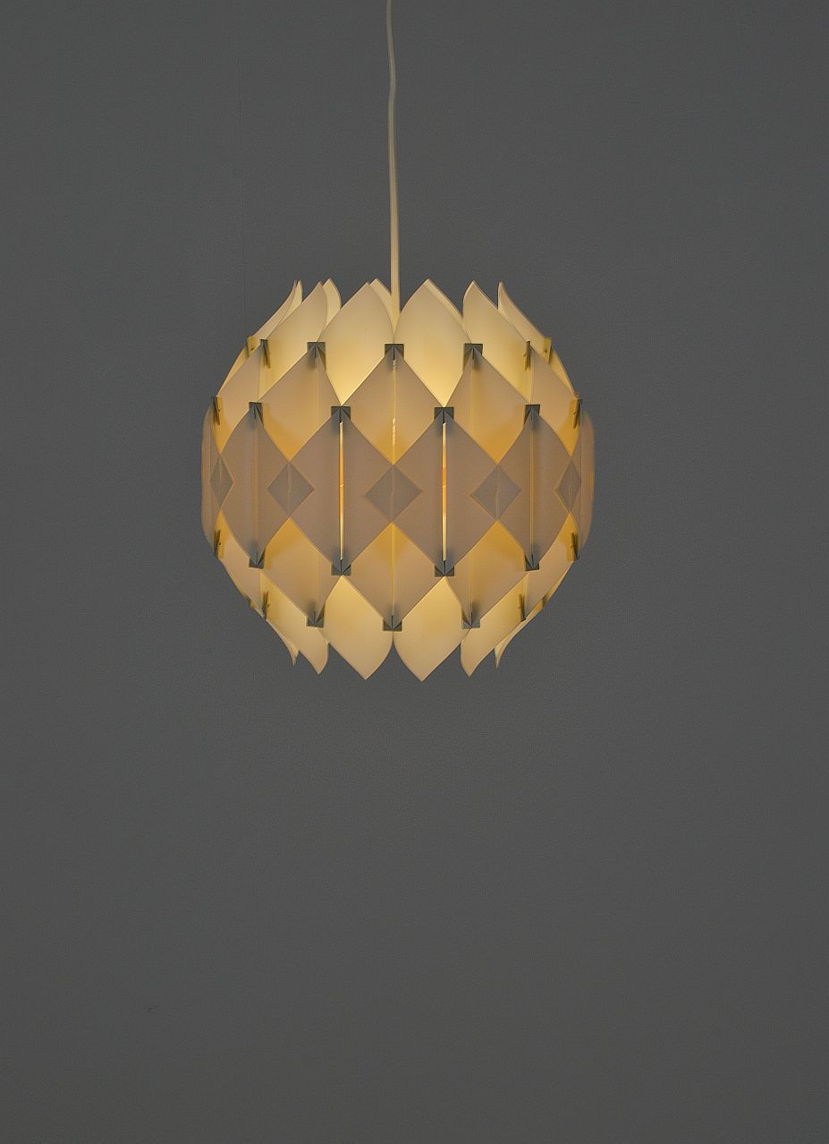 Thumbnail: Hanglamp 'Butterfly' ontworpen door Lars Eiler Schiøler voor Høyrup, jaren '60