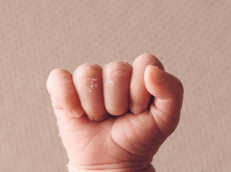 Detalhes mão bebé recém nascido