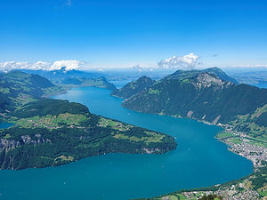 Sentier d'arêtes entre le Klingenstock (1935 m) et le Fronalpstock (1921 m)