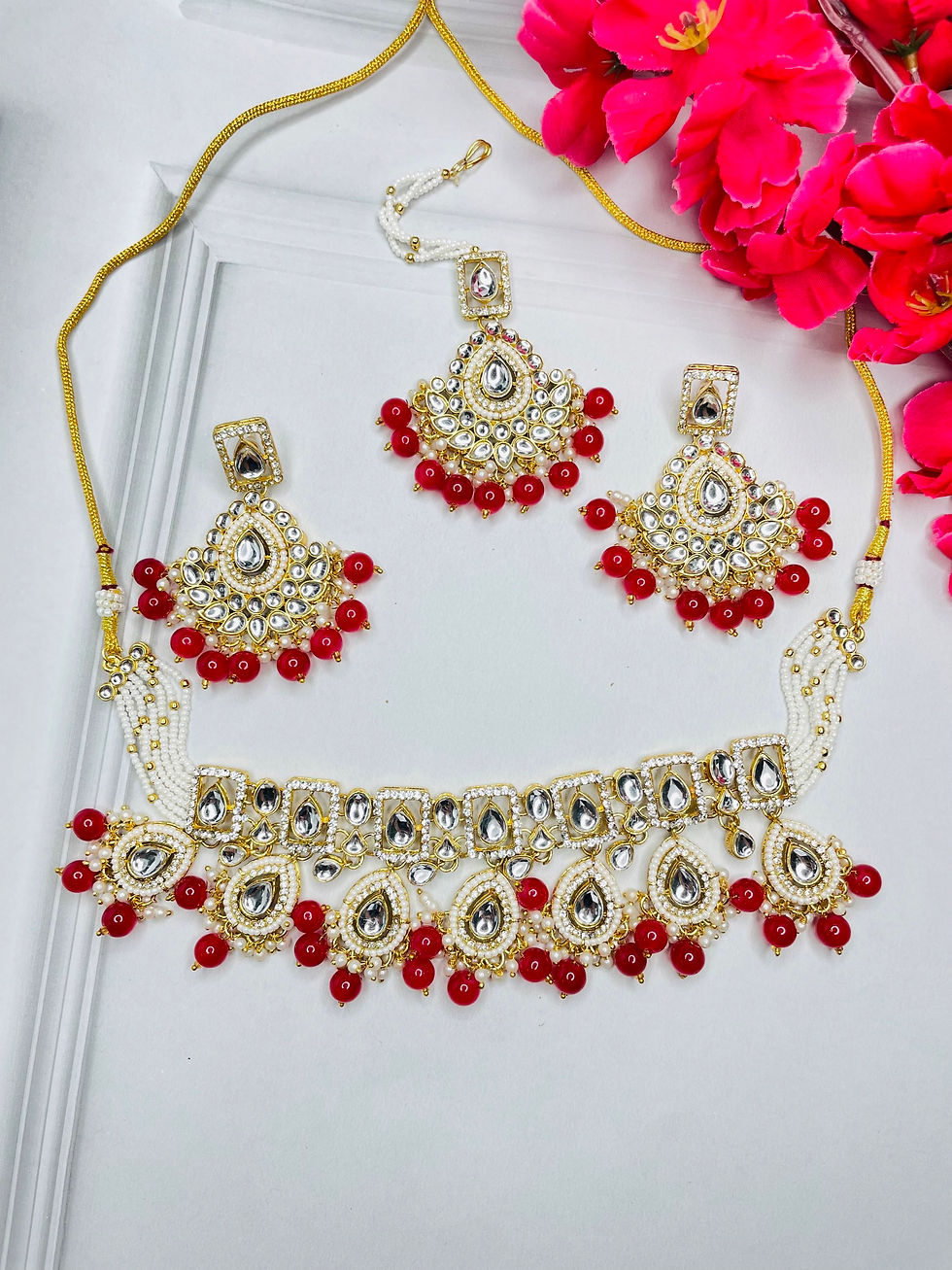 Thumbnail: Madhuri Moti Pirohi Kundan Set