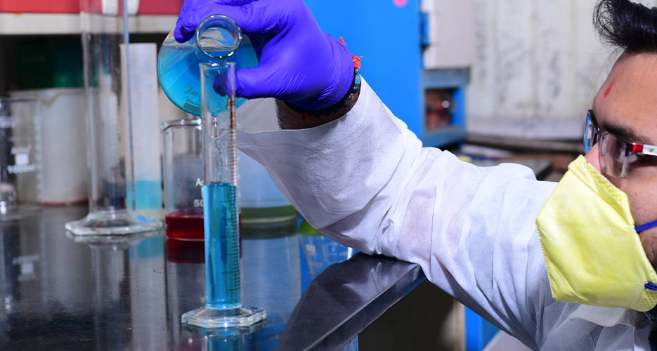 Material Testing Students Material Testing: Fundamentals, Methods & Key Applications