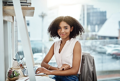 femme_laptop_optimized.webp