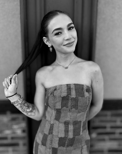 touch-ups-salon_hair-stylist-1080x1440_meghan_bw.jpg